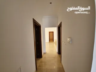  11 شقة فارغة للايجار لم تسكن في الكرسي 239 متر