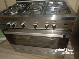  4 غاز للبيع نيوفيرسل نظام  ديجيتال تايمر بحاله جيده جدا مقاس 90