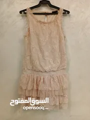  4 ملابس نسائية بالة بحالة ممتازة