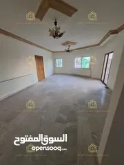  4 شقة فارغة - تلاع العلي - 3نوم - 200م - ارضي مع ترس