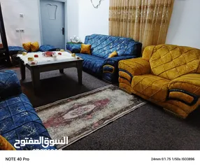  7 طقم كنب مستورد خشب سويد كامل نضيف جدا ضغط ممتاز مكون من سبعة مقاعد الطقم ثقيل ومريح لاصحاب الذوق
