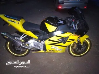  1 هوندا 954 .