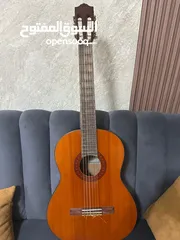  8 guitar classical yamaha c70 جيتار كلاسيكال    نوع ياماها احترافي شبه جديد مع اوتارو الاصلية