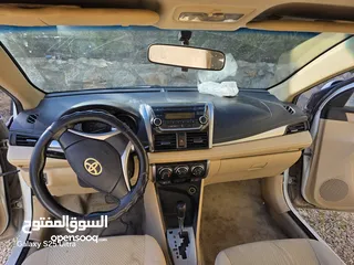  4 تويوتا يارس 2016 سيدان بحالة ممتازة بسعر مميز