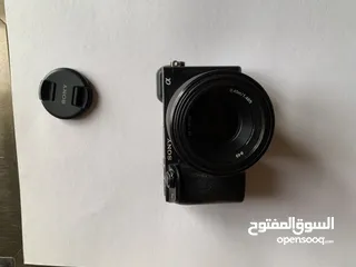  3 كاميرا سوني A6400 نظيفه مع عدسة 50m فتحة 1.4  اقرا الوصف