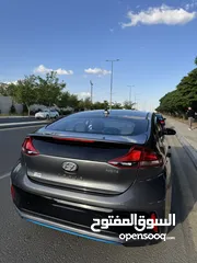  2 هيونداي ايونك 2016 فل كامل ما عدا الفتحه بحاله جيده جدا