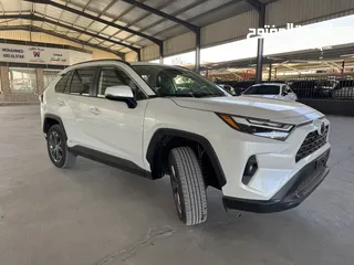  2 Toyota Rav4 2023 XLE Premium