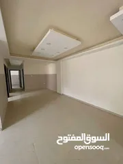  20 شقه شبه ارضيه 153م مع تراس للبيع على شارع البترا مقابل اربد مول غراند وكازيه الرجوب