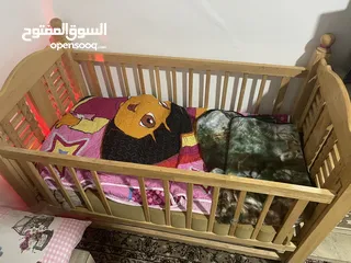  1 سرير أطفال خشب زان أصلي