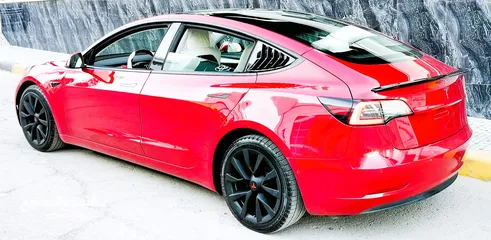  25 تيسلا 2022 model 3 فحص كامل 4 جــيـــد بدون ملاحظات غرفة جلد ابيض لون مميز بحالة الوكالة بسعر لقطة