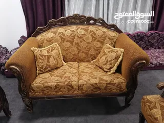  2 طقم كنب للبيع بحاله جيده