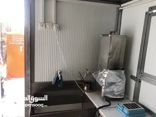  8 كشك شبه جديد ومعدات مطعم استخدام شهرين وسعر لقطة