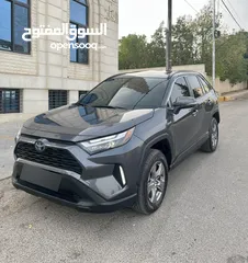  4 Toyota RAV4 XLE 2024
