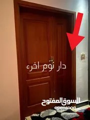 11 يوجد فيه مسبح مدفون و جكوزي بوخري وباب سحاب با ريموت
