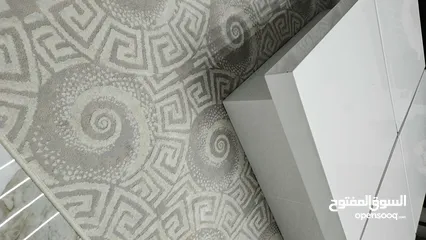  1 طاوله  وسطيه  لون ابيض مستعمله