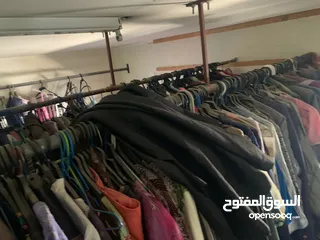 9 محل بيع ملابس جاهزة جديدة و مستعملة و مخيطة للبيع لعدم التفرغ