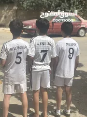  9 تيشيرتات واطقم رياضية   ميسي ورونالدو   مبابي ريال مدريد  لامين يامال برشلونة   المنتخب الاردني
