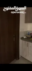  4 مكتب او مركز طبي للايجار موقع واطلاله مميزه على شارع حيوي عبدالله غوشه مفروش جاهز للاستخدام الفوري