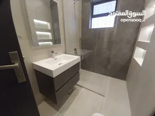  8 شقة غير مفروشة للإيجار 200م2 ( Property 19443 )-174977282