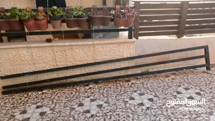  1 براغولا قواعد خشب وحديد