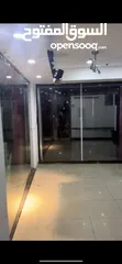  3 محلين داخل عمارة تجارية