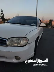  4 كيا سبكيترا للبيع موديل 2002 جير عادي نظيفة وشغل مقناة