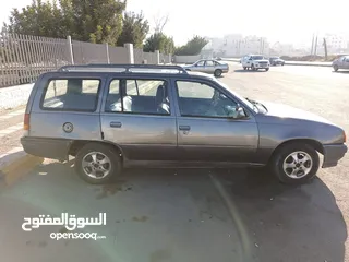  1 اوبل كاديت ستيشن 1991