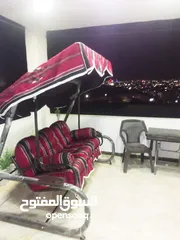  6 خمس مقاعد وطاوله وسط130دينار اربع مقاعد 100سبع مقاعد وطاولة وسط 180دينار وجميع الوان موجود وتر بروف