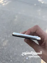  1 ايفون X 64 قيقا مغير بطاريه وشاشه من احسن نوعيات فاصل فيس ايدي تصوير خرافي تلفون ولا شخطه عليه والله