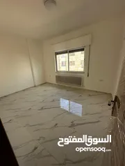  11 شقة واسعة و مجددة بالكامل للإيجار- الصويفية - خلف المدرسة الأمريكية - طابق ثاني . العمارة 6 شقق فقط