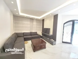  1 شقة غير مفروشة للإيجار 200م2 ( Property 19443 )-174977282