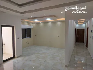  24 شقق سكنية للبيع