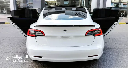  13 تيسلا 2022 model 3 فحص كامل اوتوسكور +B بدون ملاحظات بودي (كرت ابيض) بحالة الوكالة بسعر لقطة ومحرووق