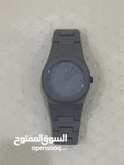  1 للبيع ساعه دي ون ميلانو