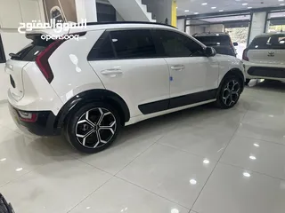  7 كيا نيرو هايبر