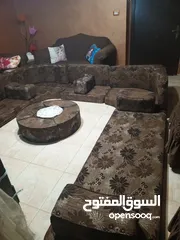  6 طاولات حديد وحدة كبيرة وتنتين صغار... واجهة سيكوريت........ طقم فرش عربي