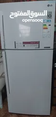  1 ثلاجة LG لون ابيض بحالة الوكالة