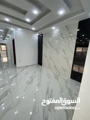  17 فيلا فخمة للبيع