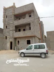  28 مقاول تونسي بناء