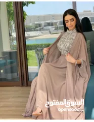  2 عباي قطعتين مرصعه بالكريستال الثقيل  يوجد عدة مقاسات