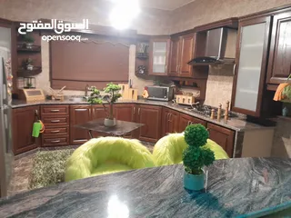  13 بيت مستقل للبيع