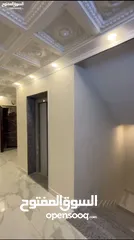  2 شقه في جبل الزهور منطقة مخدومة و حيوية