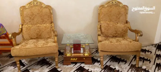  4 طقم كنب زان سبع مقاعد بحالة ممتازة