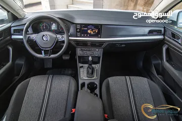  12 Volkswagen E-Lavida  2019