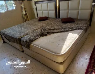  1 تخت مفرد ونص مع فرشه بسعر مغري بحالة الوكاله ،بوكس مغلق +فرشه + راسيه خشب مع جلد