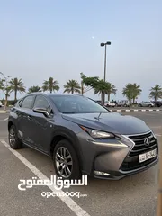  2 للبيع لكزس NX 200T  استخدام سيدة ((موديل 2017  ))