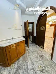  13 شقة طابقية - 4نوم 2ماستر - 400م - ارضية - حديقة - ترسات - موقع هادئ ومميز