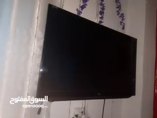  1 شاشه الاجي مستعمله بحاله وكاله