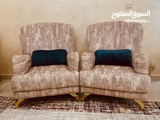  11 ‏طقم كنب صالة الضيوف جديد بحالة ممتازة