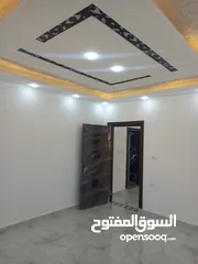  2 شقة فاخرة للبيع مع اطلالة رائعة و موقع مميز
